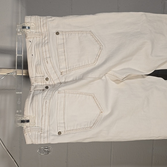 White jeans - Picture 5 of 10